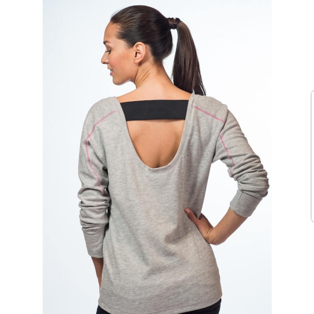 Women's  medium tsu-ya Bridgett pullover